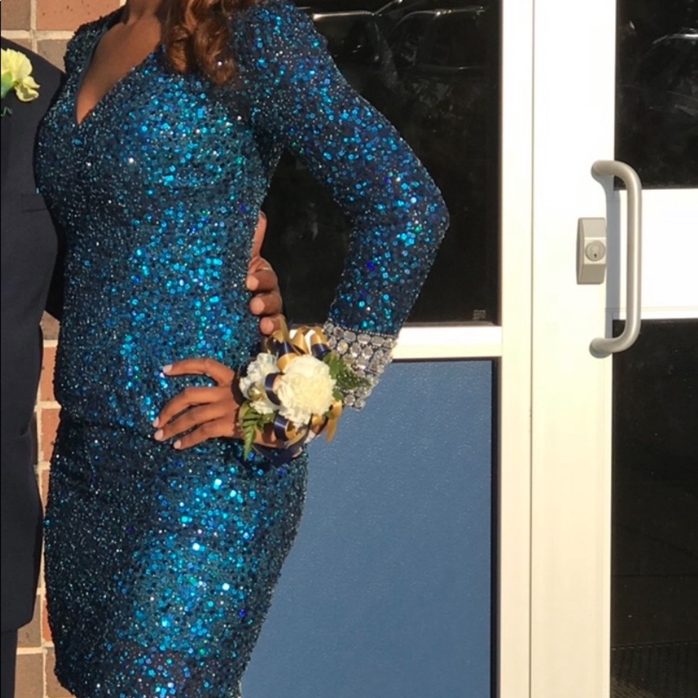 Prom Dress - Picture 2 of 4